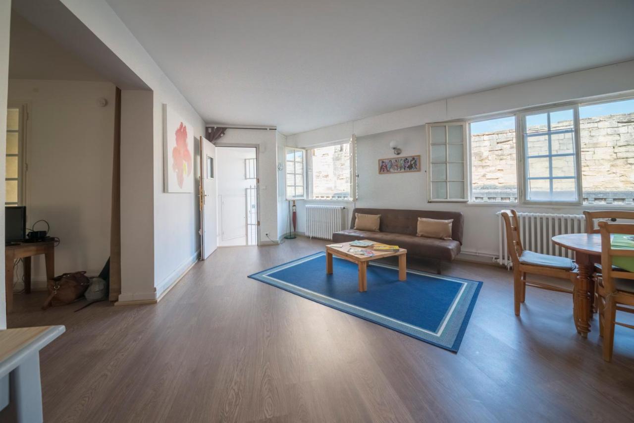 Appartement De Charme - Vue Sur Remparts - Wifi Gratuit - Parking Payant A Proximite Avignon Exteriér fotografie