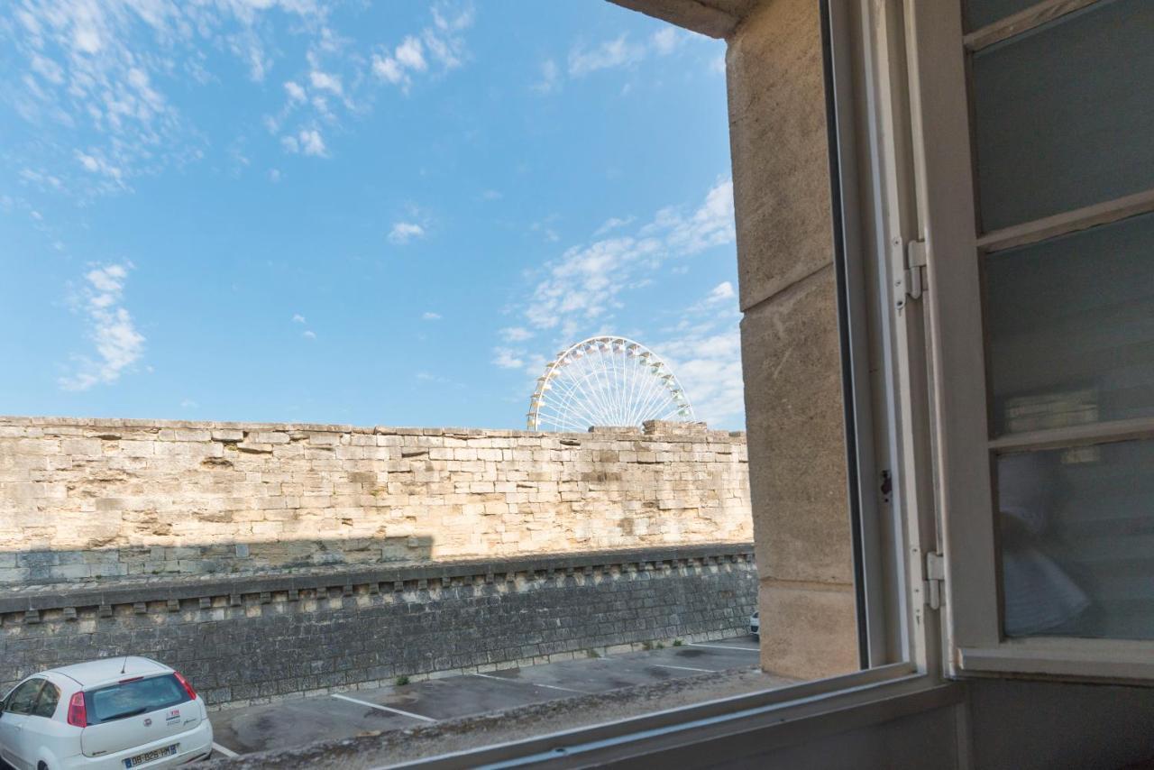 Appartement De Charme - Vue Sur Remparts - Wifi Gratuit - Parking Payant A Proximite Avignon Exteriér fotografie